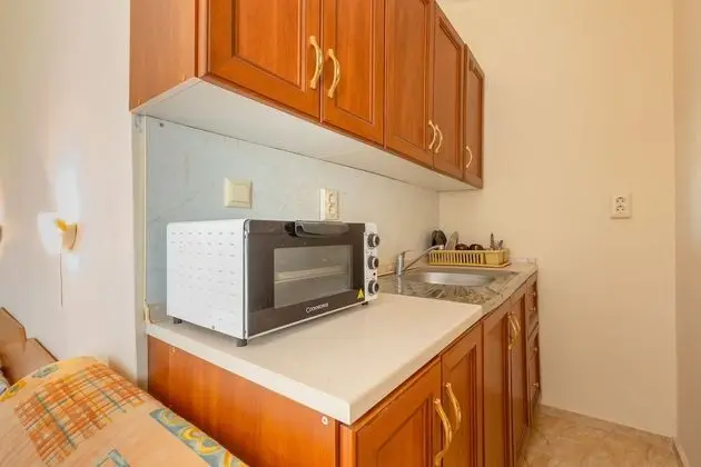 Family Studio in Dafinka Guest House - Mutfak