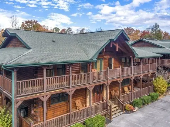 Family Ties Lodge by Jackson Mountain Homes - Öne Çıkan Resim