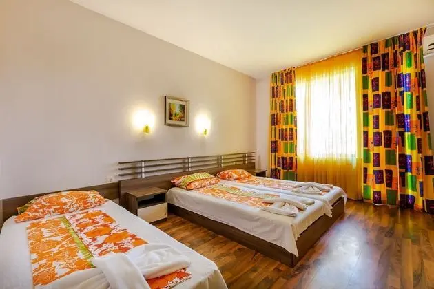 Family Triple Room in Dafinka Guest House - Öne Çıkan Resim