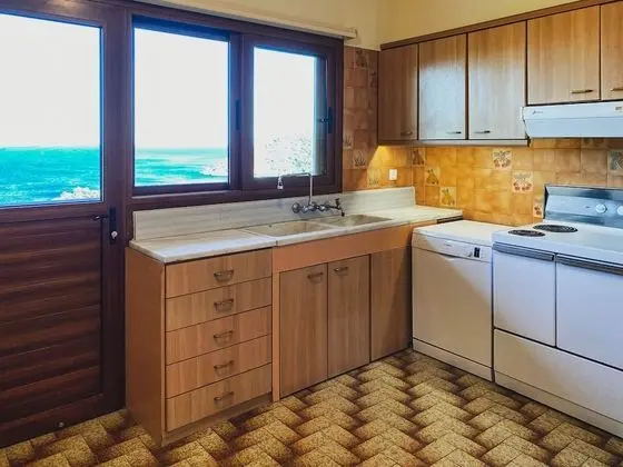 Family Vacation home with Views in Heart of Mani - Mutfak