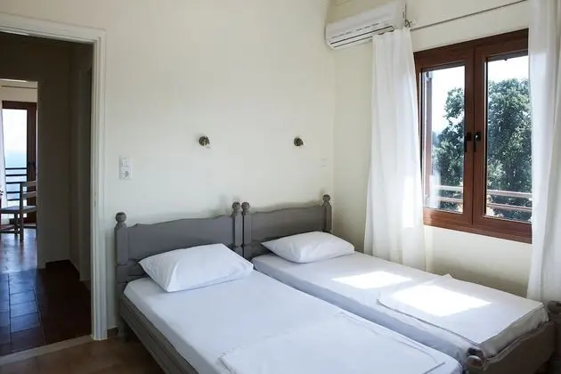 Family Vacation home with Views in Heart of Mani - Oda