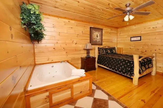 Family Valley Lodge - Six Bedroom Cabin - Havuz