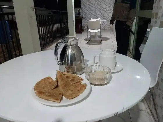 Famko Annex 4 bed House With Large Garden & Shed - Mutfak