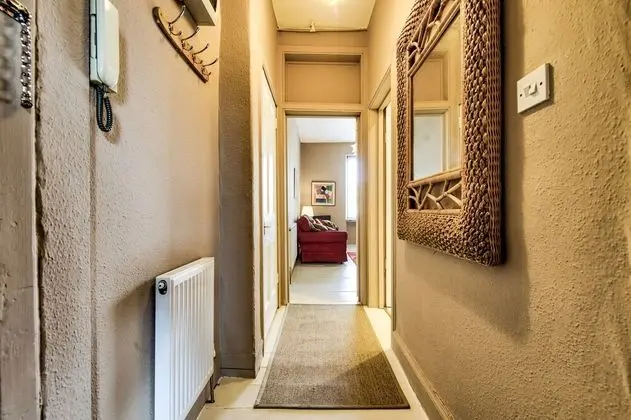 Famous St. Mary's Street Old Town Apartment - İç Mekan