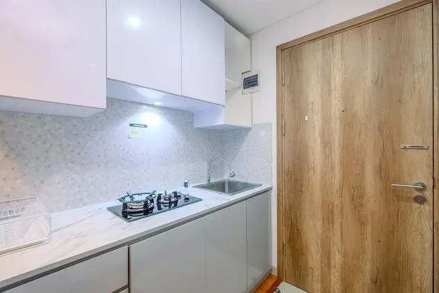 Fancy and Fabulous 1BR at Pejaten Park Apartment - Mutfak
