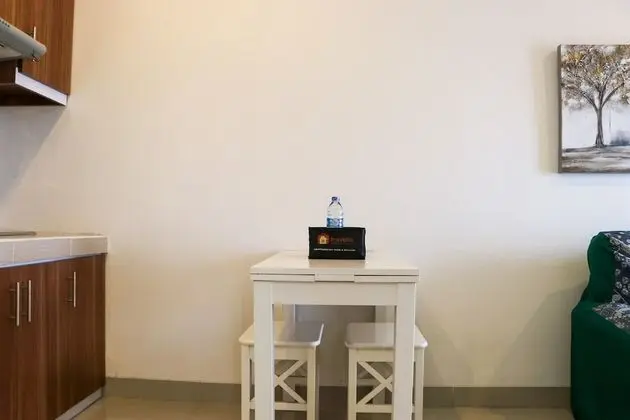 Fancy And Nice 1Br Apartment At H Residence - Oda Düzeni