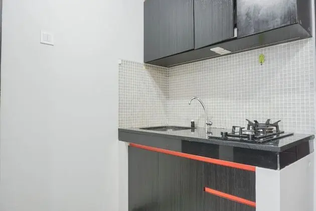 Fancy And Nice 1Br At Sky Terrace Apartment - Mutfak