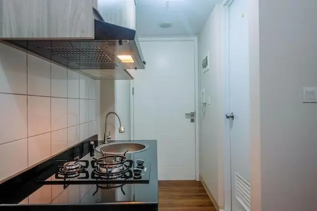 Fancy and Nice Studio at Springlake Summarecon Bekasi Apartment - Mutfak