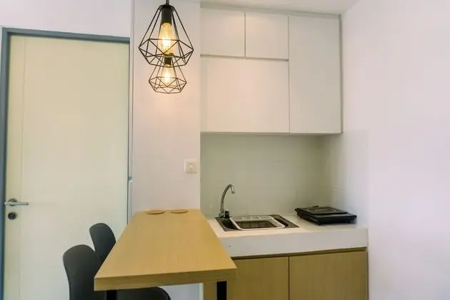 Fancy And Serene 1Br Apartment At M-Town Residence - Mutfak