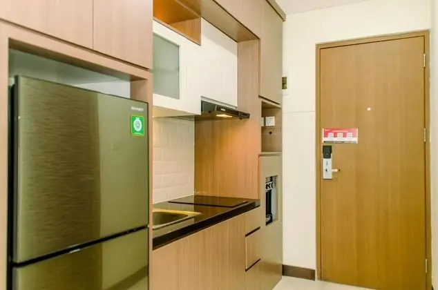 Fancy Studio Apartment At B Residence - Mutfak