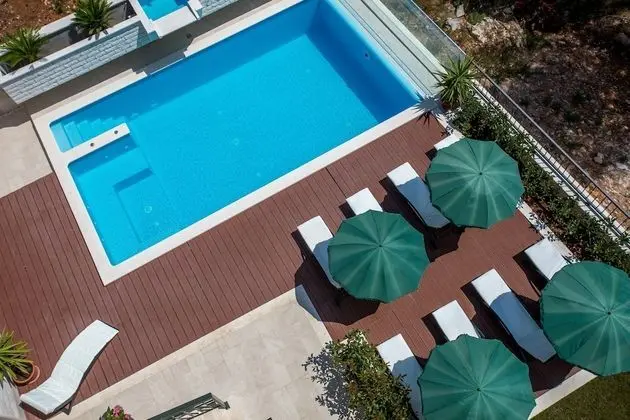 Villa Fani - Apartments and Rooms - Havuz