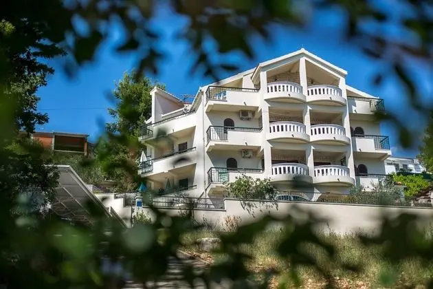 Villa Fani - Apartments and Rooms - Lobi