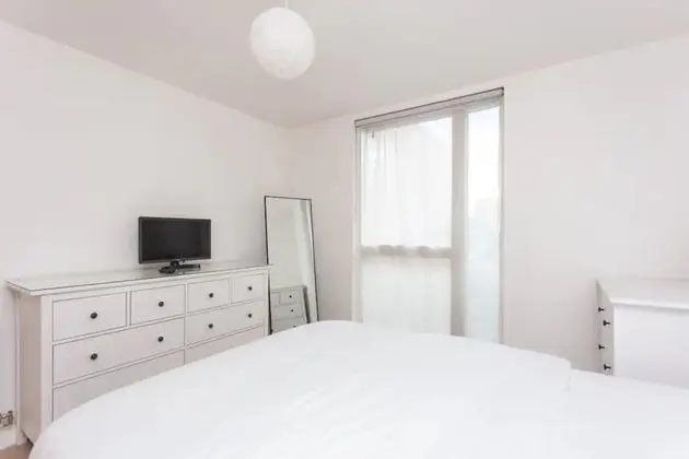 Fantastic 1 Bedroom Apartment in East London With Balcony