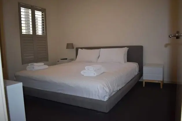 Fantastic 1 Bedroom Apartment Near Kings Park & The City