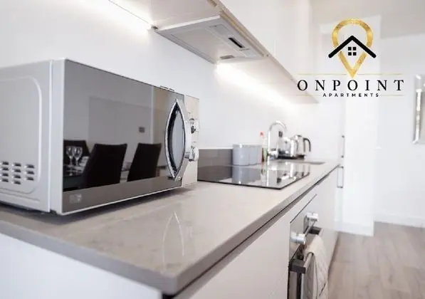 Fantastic 1 Bedroom Apt with PARKING - Mutfak