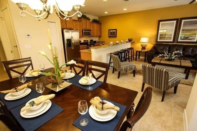 Fantastic 4 Bedroom 3 Bath Town Home With Private Pool - Mutfak