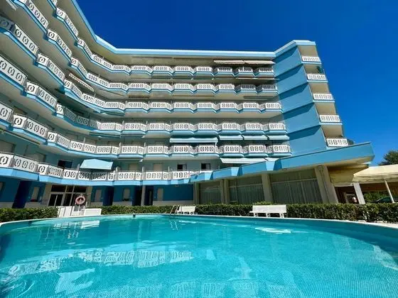 Fantastic Apartment Near the Beach Central Location - Communal Pool by Beahost - Havuz