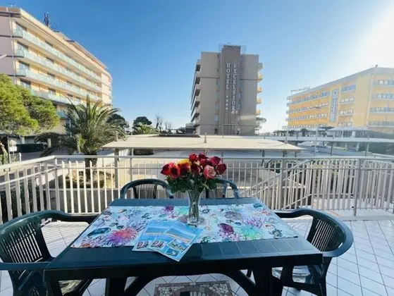 Fantastic Apartment Near The Beach - Private Beach Place Included by Beahost