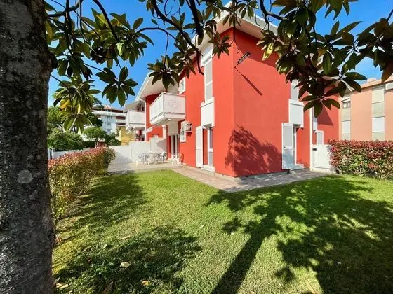 Fantastic Apartment With Private Garden - Relaxing Holidays Near the Beach - Dış Mekan
