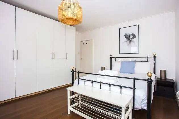 Fantastic Central Apartment With Balcony in Fitzrovia