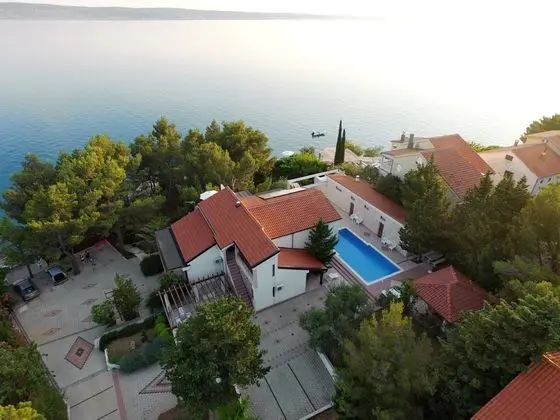 Fantastic Holiday Home With Amazing Garden, Private Pool, Directly on the Beach - Dış Mekan