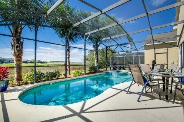 Fantastic Lake Front 5 Bedroom Villa by Redawning - Havuz