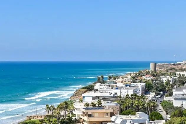 Fantastic One Bedroom With Sea View