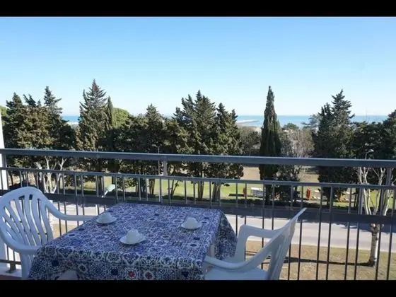 Fantastic Sea View Apartment in a Great Location by Beahost Rentals