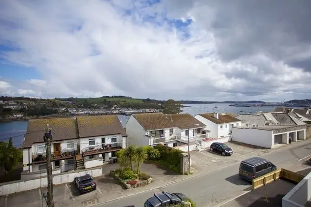 Fantastic sea Views in Falmouth, new 4BD Townhouse - Dış Mekan