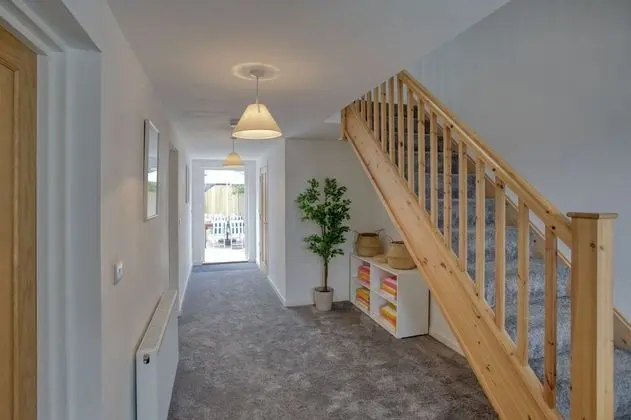 Fantastic sea Views in Falmouth, new 4BD Townhouse - İç Mekan
