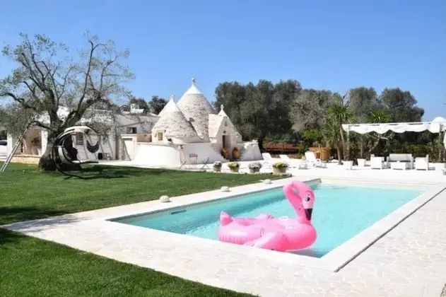 Fantastic Trulli Olea With Pool Garden