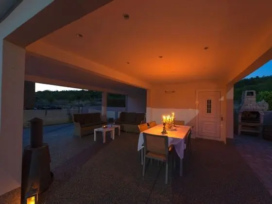 Fantastic Villa in Ugljane With Private Pool - Yerinde Yemek