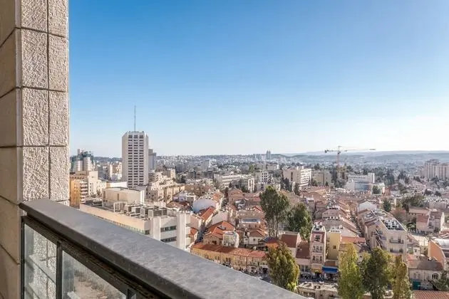 Fantastic View Top location Parking