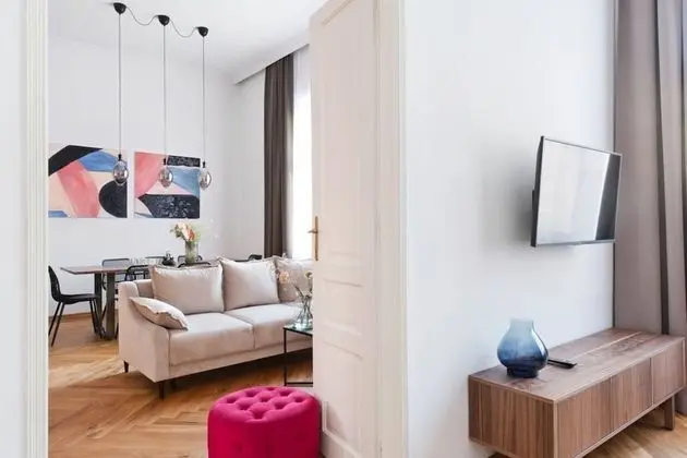 Fantastic Well-decorated 3 Bedrooms Cracovian Home Located in the Old Town