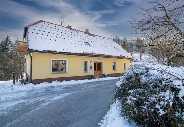 Farm House Blackberry