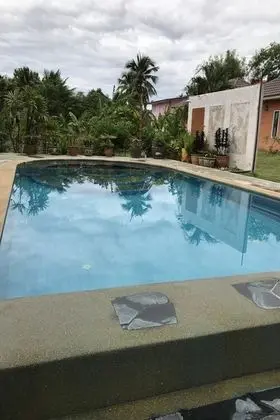 Farm Suk Resort Pattaya - Havuz