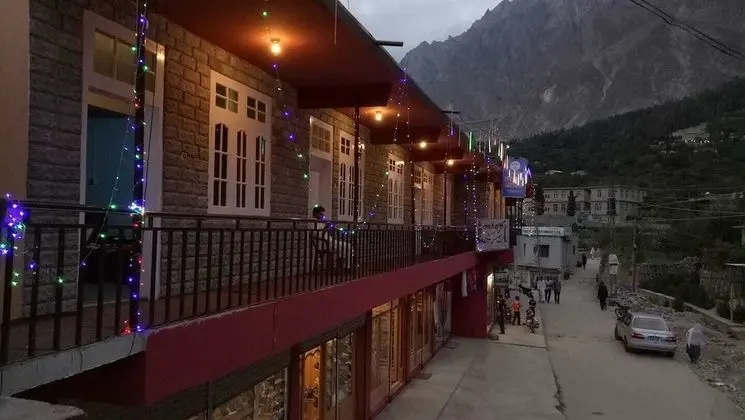 Farman Lodges