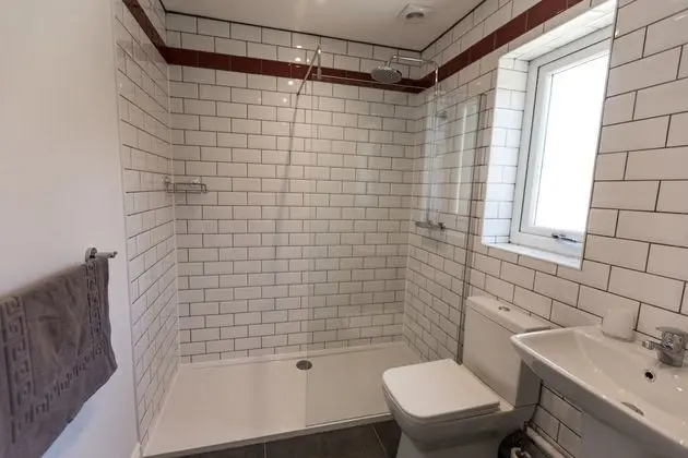 Farmers Barns - Banyo Tipleri