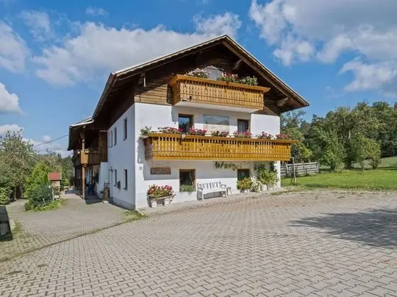 Farmhouse Apartment in Neukirchen Near Heiligen Blut - Dış Mekan