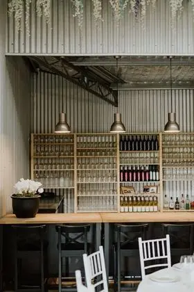 The Farmhouse at Blue Wren Wines - Yerinde Yemek