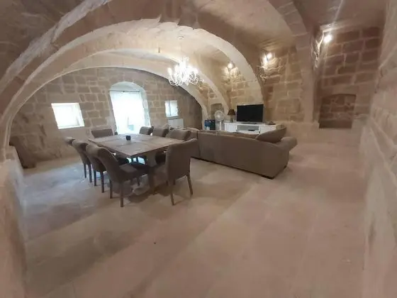 Farmhouse Villa in Gozo With Large Pool & Garden - Yerinde Yemek