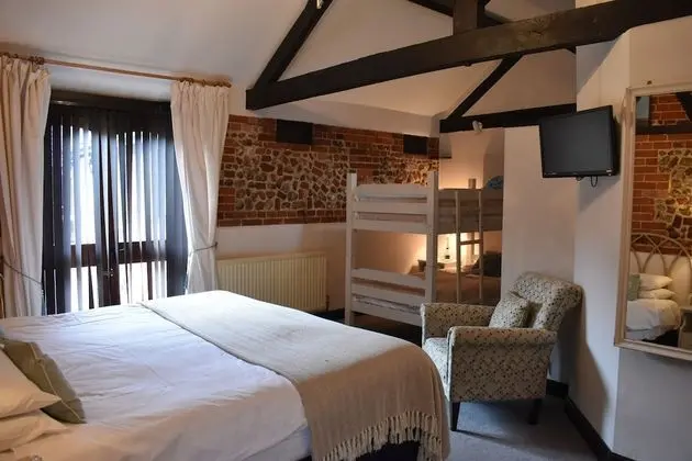 At the Farmhouse Hunters Hall