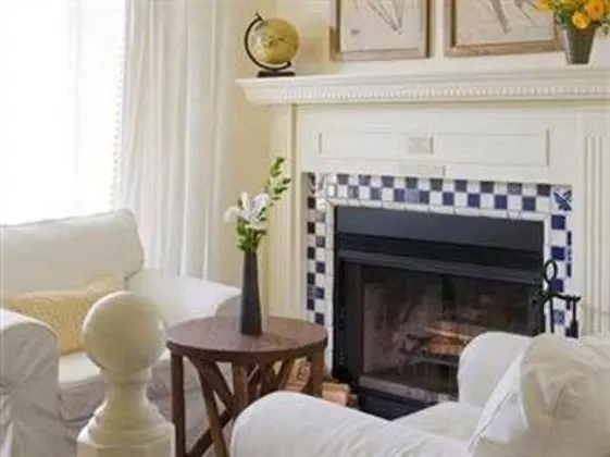 Farmhouse Inn