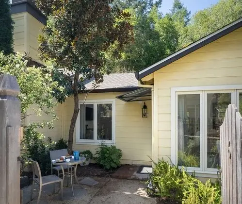 Farmhouse Inn