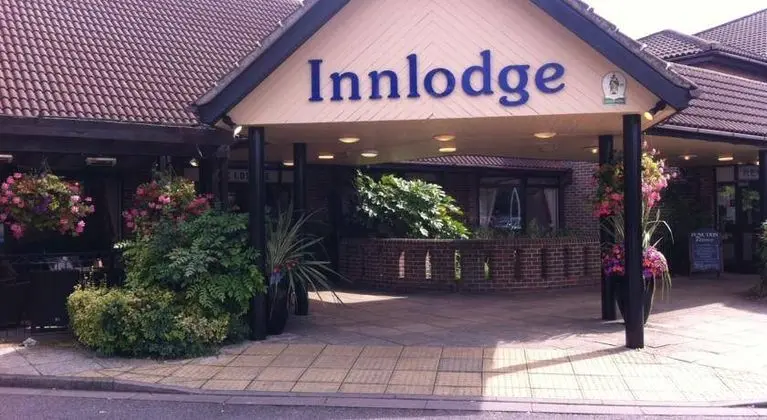 Farmhouse Innlodge