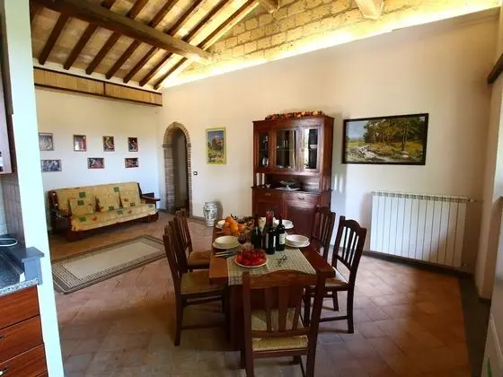 Farmhouse With Pool in an Area With History, Nature and art - Oda Düzeni