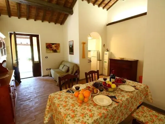 Farmhouse With Pool in an Area With History, Nature and art - Yerinde Yemek