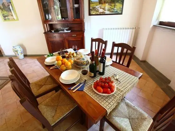 Farmhouse With Pool in an Area With History, Nature and art - Yerinde Yemek