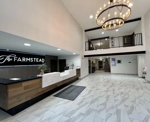The Farmstead - Lobi