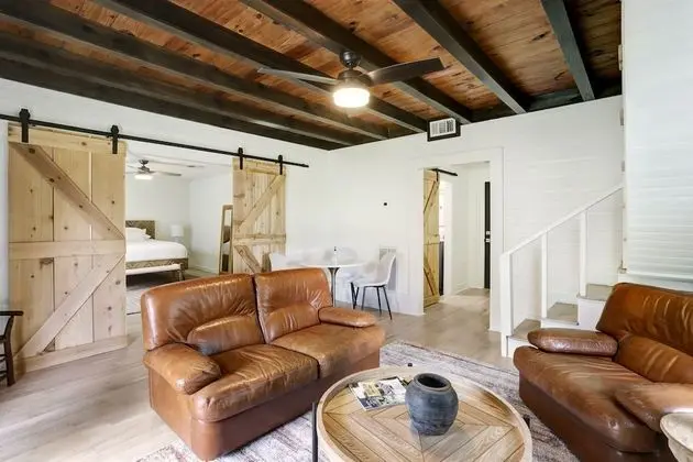 Farmstead Round Top - Öne Çıkan Resim